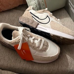 NWWT Nike fontanka waffle sanddrift white